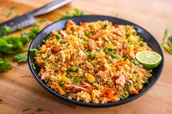 Hướng Dẫn Làm Món Cơm Chiên Lườn Cá Hồi Thơm Ngon, Bổ Dưỡng